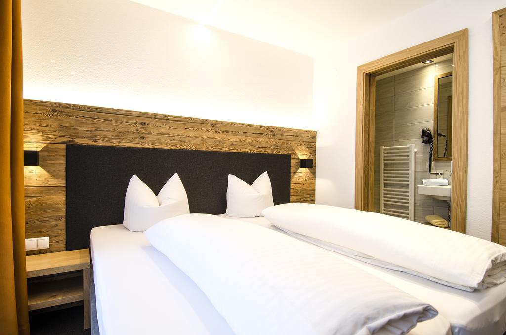 Hotel Garni Persutt ايشجل المظهر الخارجي الصورة