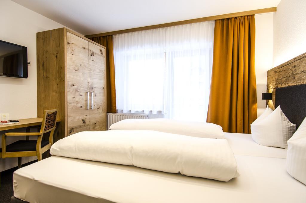 Hotel Garni Persutt ايشجل المظهر الخارجي الصورة