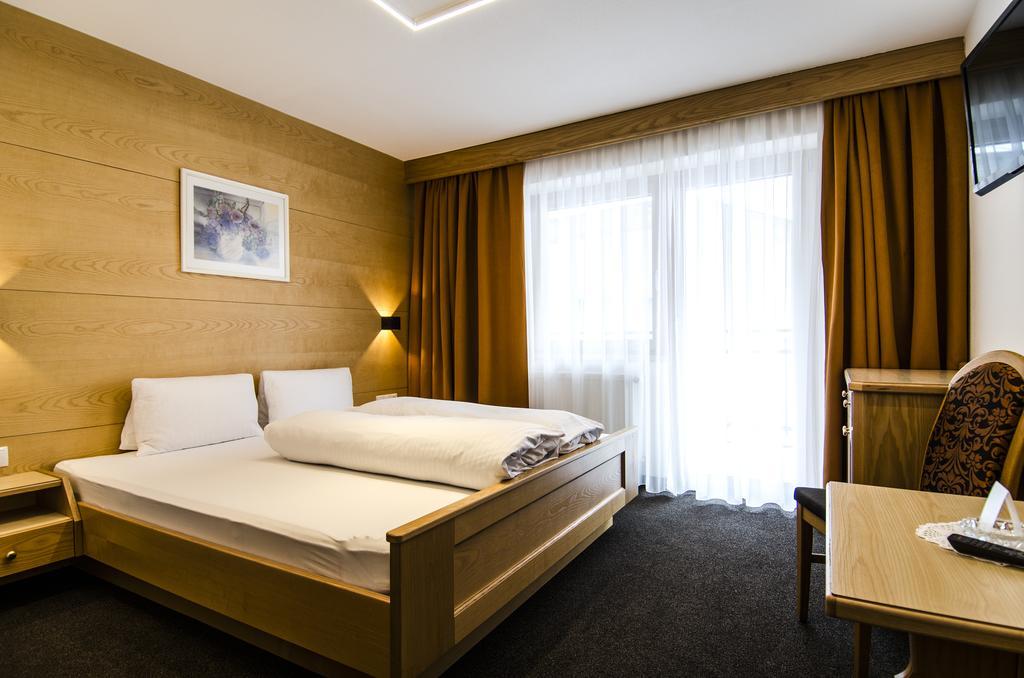 Hotel Garni Persutt ايشجل المظهر الخارجي الصورة