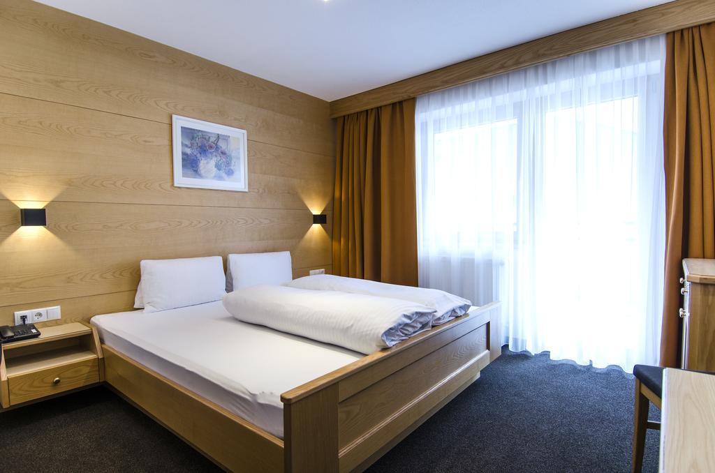 Hotel Garni Persutt ايشجل المظهر الخارجي الصورة